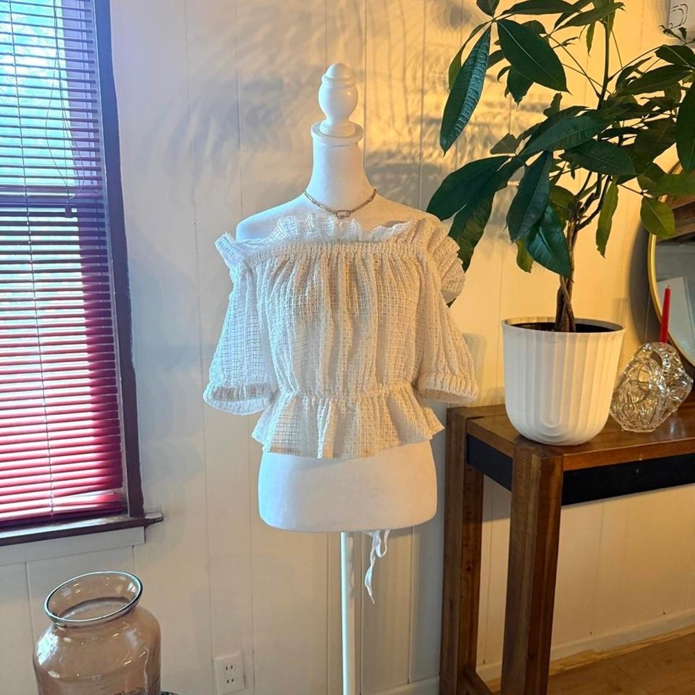 Express White Off the Shoulder Lace Ruffle Top Women's Size Medium